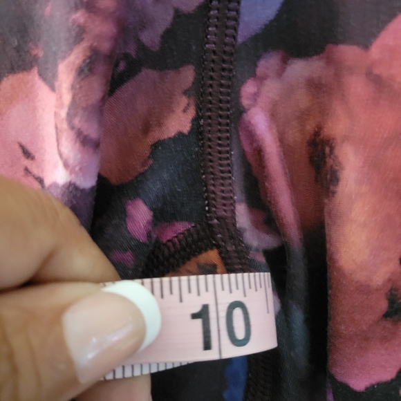 Athleta Salutation Stash Pocket II Floral Print Size Medium - Picture 7 of 8